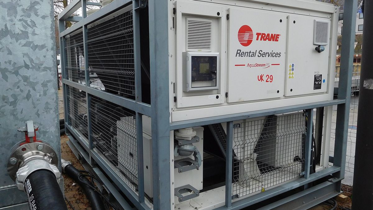 Chiller industrial de ar (unidade de climatização) montado em skid